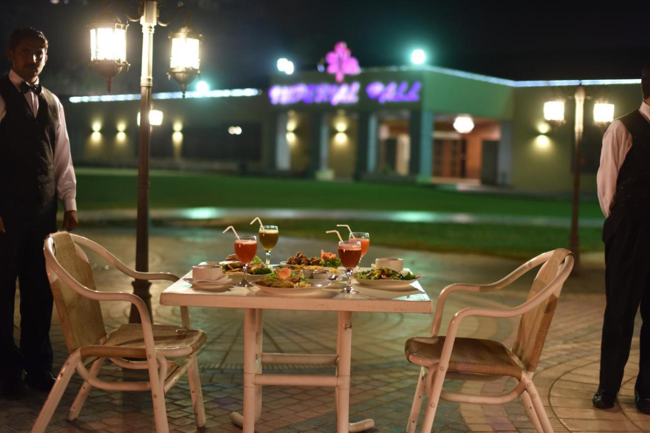 Jacaranda Heights Hotel อิสลามาบัด ภายนอก รูปภาพ