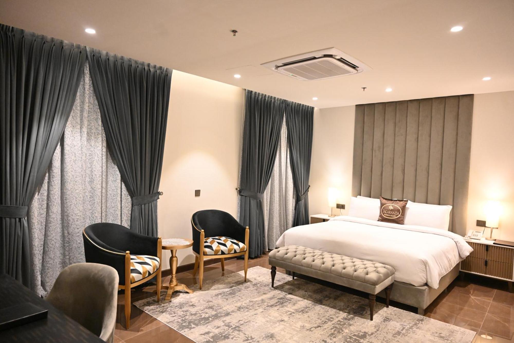 Jacaranda Heights Hotel อิสลามาบัด ภายนอก รูปภาพ