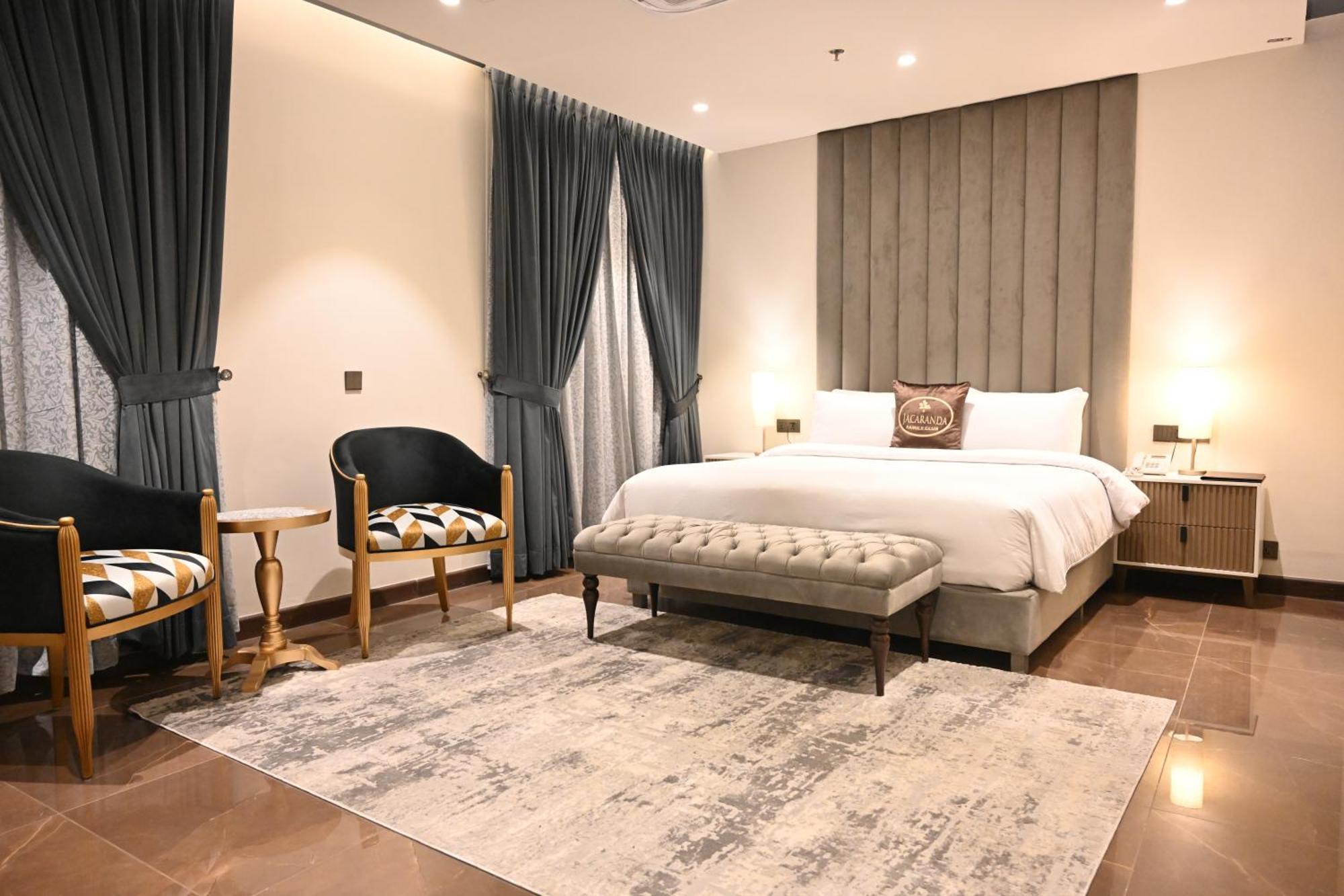 Jacaranda Heights Hotel อิสลามาบัด ภายนอก รูปภาพ