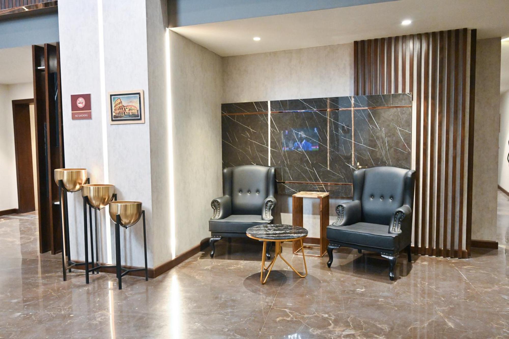 Jacaranda Heights Hotel อิสลามาบัด ภายนอก รูปภาพ