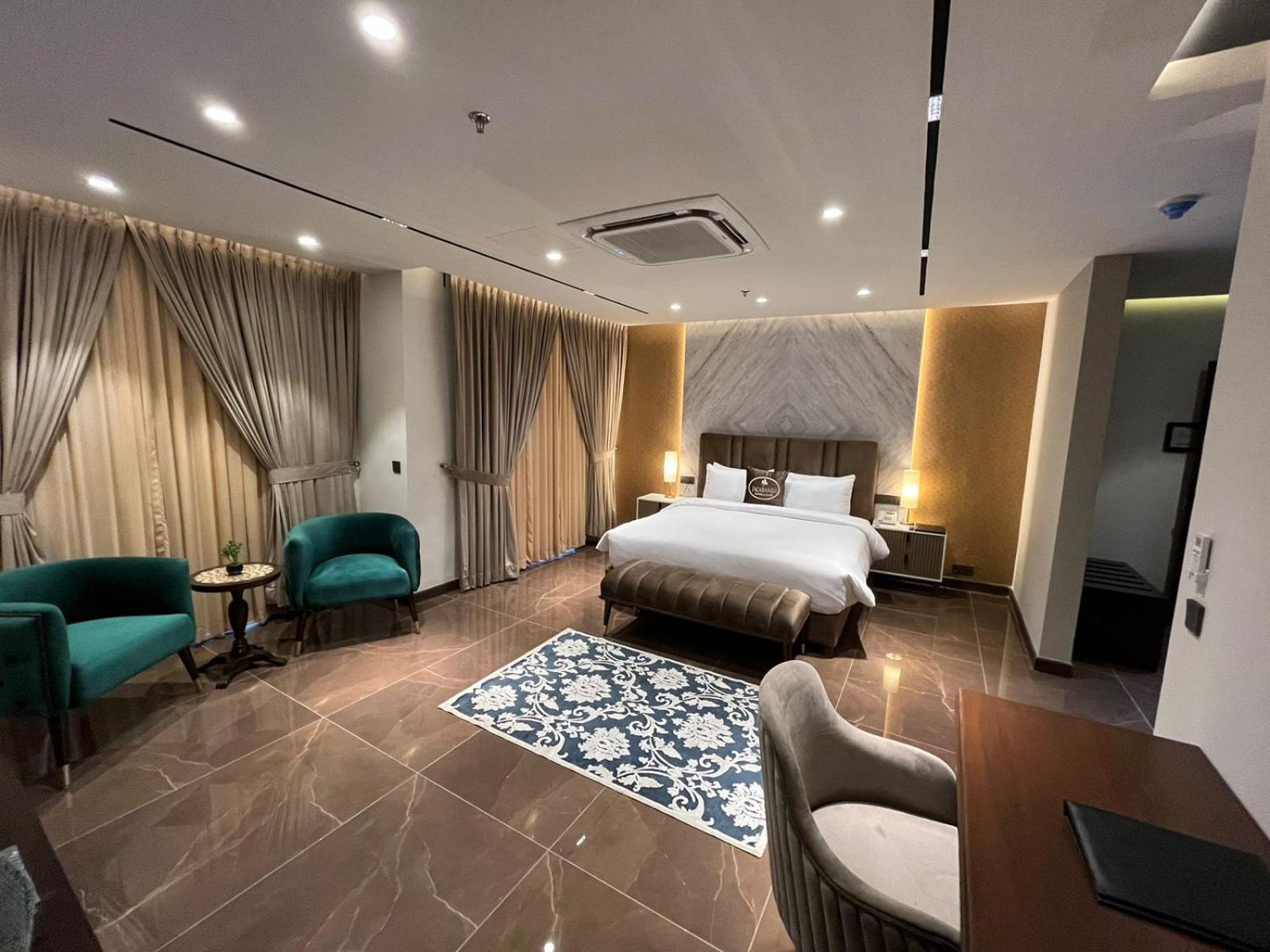 Jacaranda Heights Hotel อิสลามาบัด ภายนอก รูปภาพ
